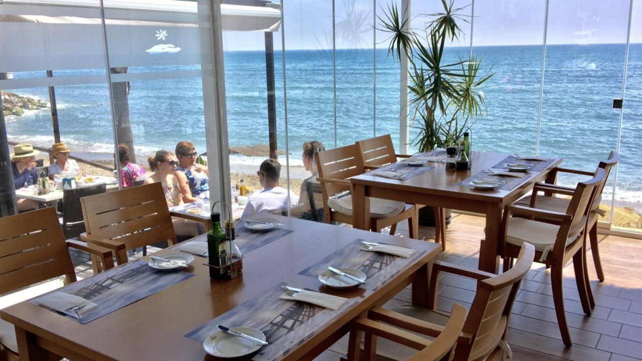 Mi Capricho, Beachfront, Grownfloor, Private Garden & Terrace Sitio de Calahonda Екстер'єр фото