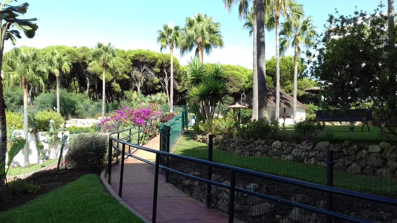 Mi Capricho, Beachfront, Grownfloor, Private Garden & Terrace Sitio de Calahonda Екстер'єр фото