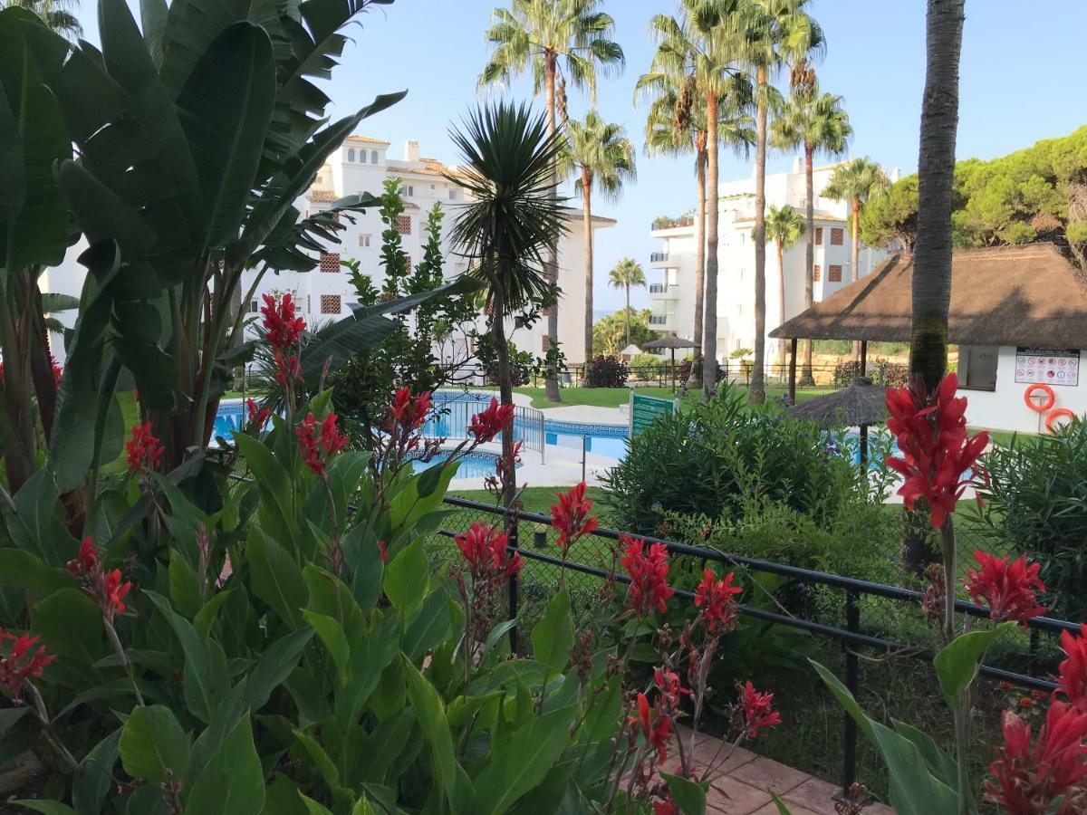 Mi Capricho, Beachfront, Grownfloor, Private Garden & Terrace Sitio de Calahonda Екстер'єр фото