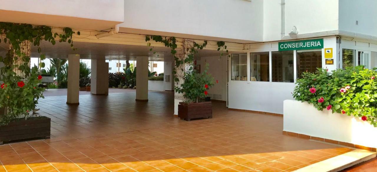 Mi Capricho, Beachfront, Grownfloor, Private Garden & Terrace Sitio de Calahonda Екстер'єр фото