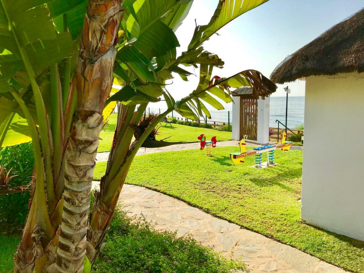 Mi Capricho, Beachfront, Grownfloor, Private Garden & Terrace Sitio de Calahonda Екстер'єр фото