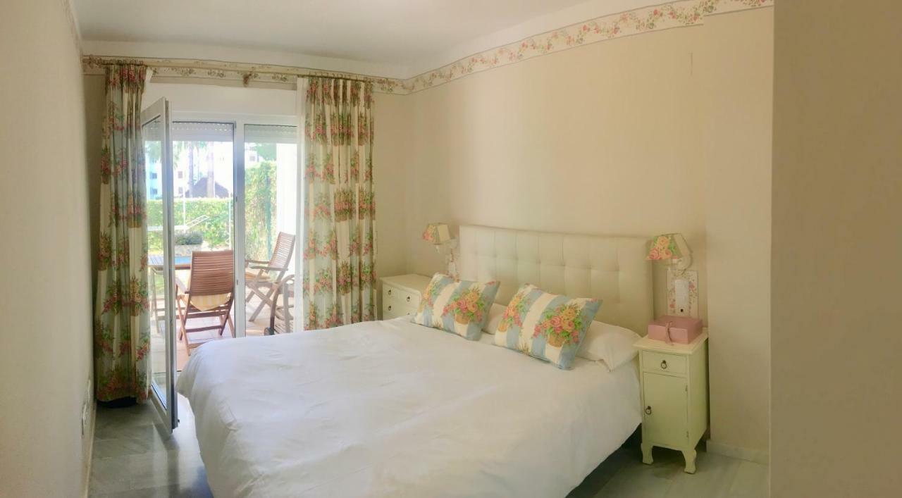 Mi Capricho, Beachfront, Grownfloor, Private Garden & Terrace Sitio de Calahonda Екстер'єр фото